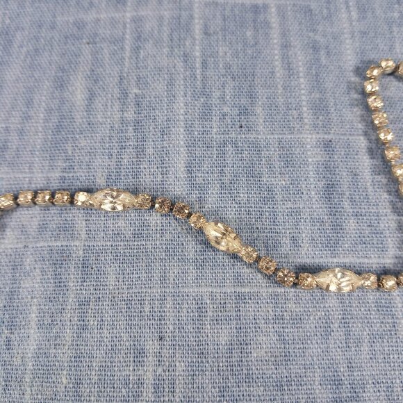 1960s Vintage Bracelet with Clear Large and Small Rhinestones - Picture 2 of 3
